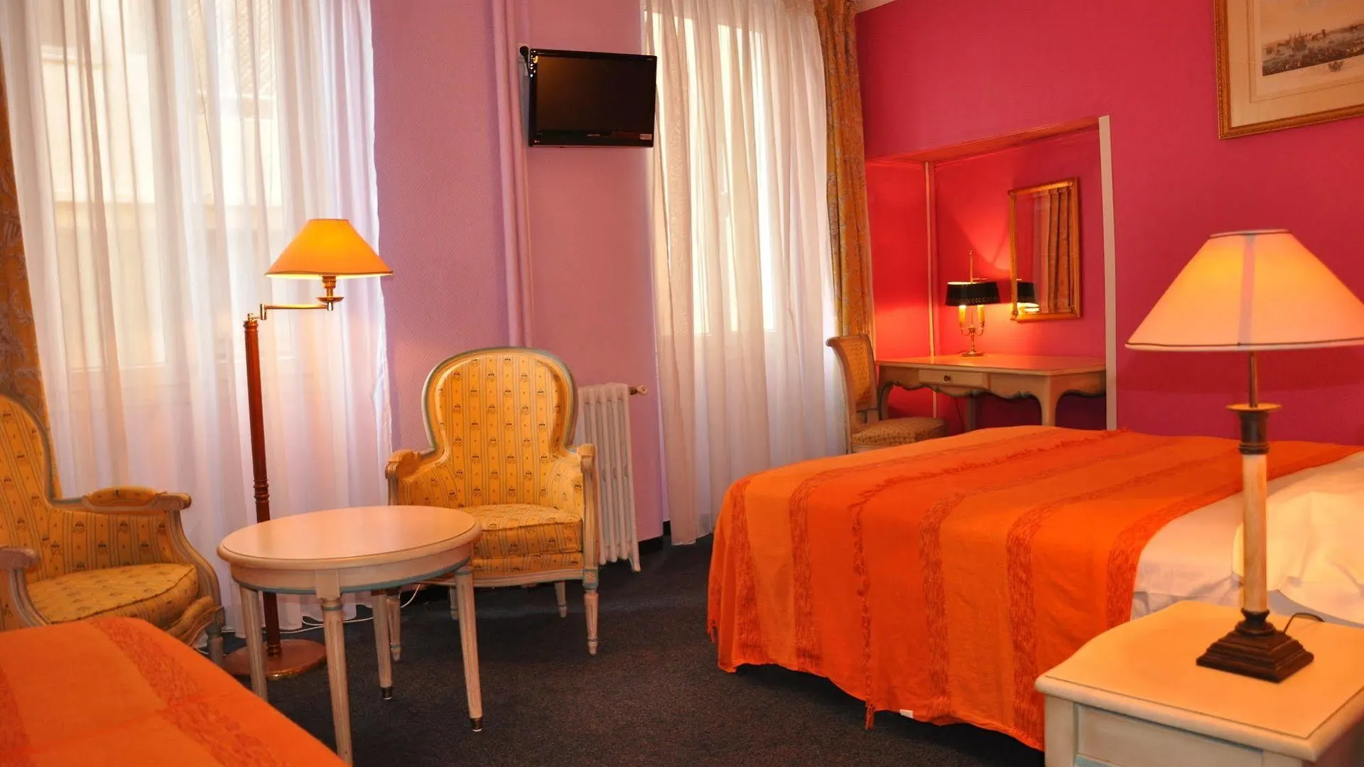 Hotel Moderne contacts